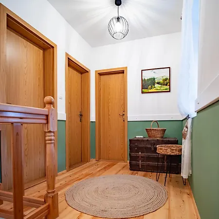 Sisnikova Hisa * Ilirska Bistrica