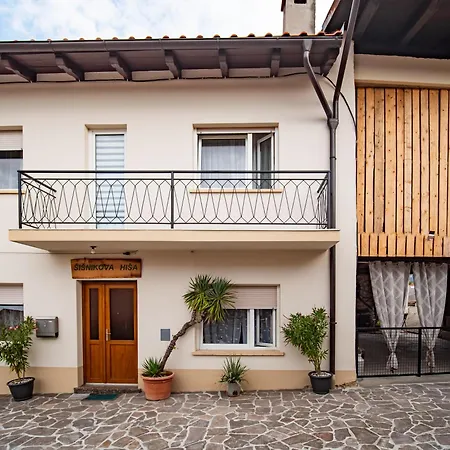 Semesterbostad Sisnikova Hisa