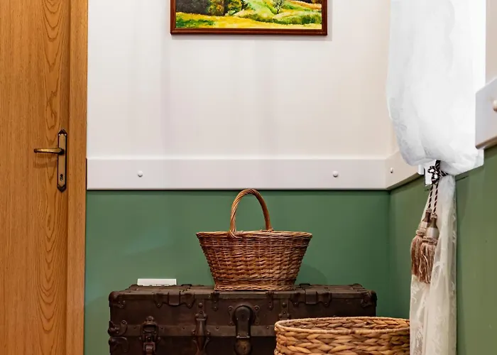 Sisnikova Hisa * Ilirska Bistrica