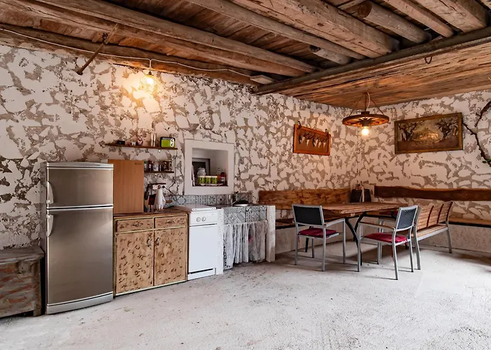 Sisnikova Hisa Ilirska Bistrica